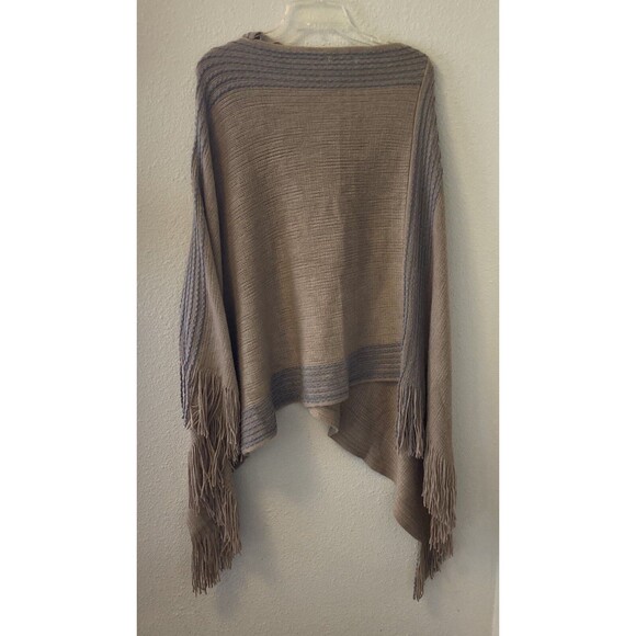MAX EDITION Knit Poncho Asymmetrical Acrylic Size Sm/Med Fringe Boho Artsy - Picture 10 of 14